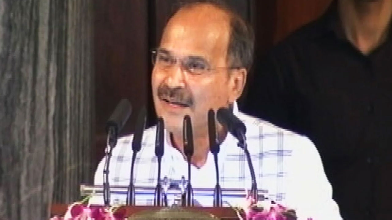 Adhir Rajan Chowdhury: రాజ్యాంగం కొత్త కాపీల్లో సోష‌లిస్టు, సెక్యూల‌ర్ ప‌దాలు లేవు : అధిర్ రంజ‌న్