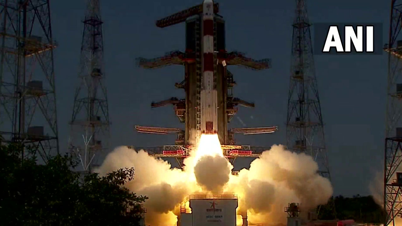 Aditya L1: నింగిలోకి పీఎస్ఎల్వీ సీ57 రాకెట్‌..  ఎల్‌1 దిశ‌గా దూసుకెళ్లిన ఆదిత్య స్పేస్‌క్రాఫ్ట్‌