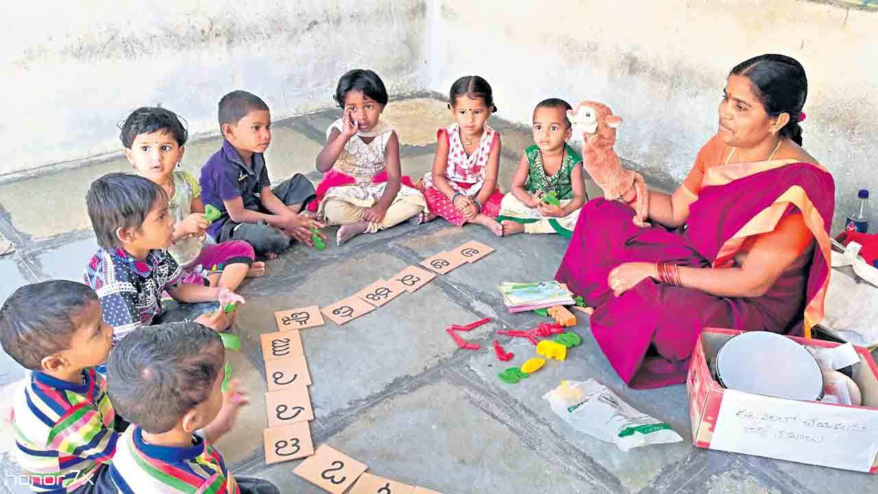 అంగన్వాడీల్లో ఆనందం
