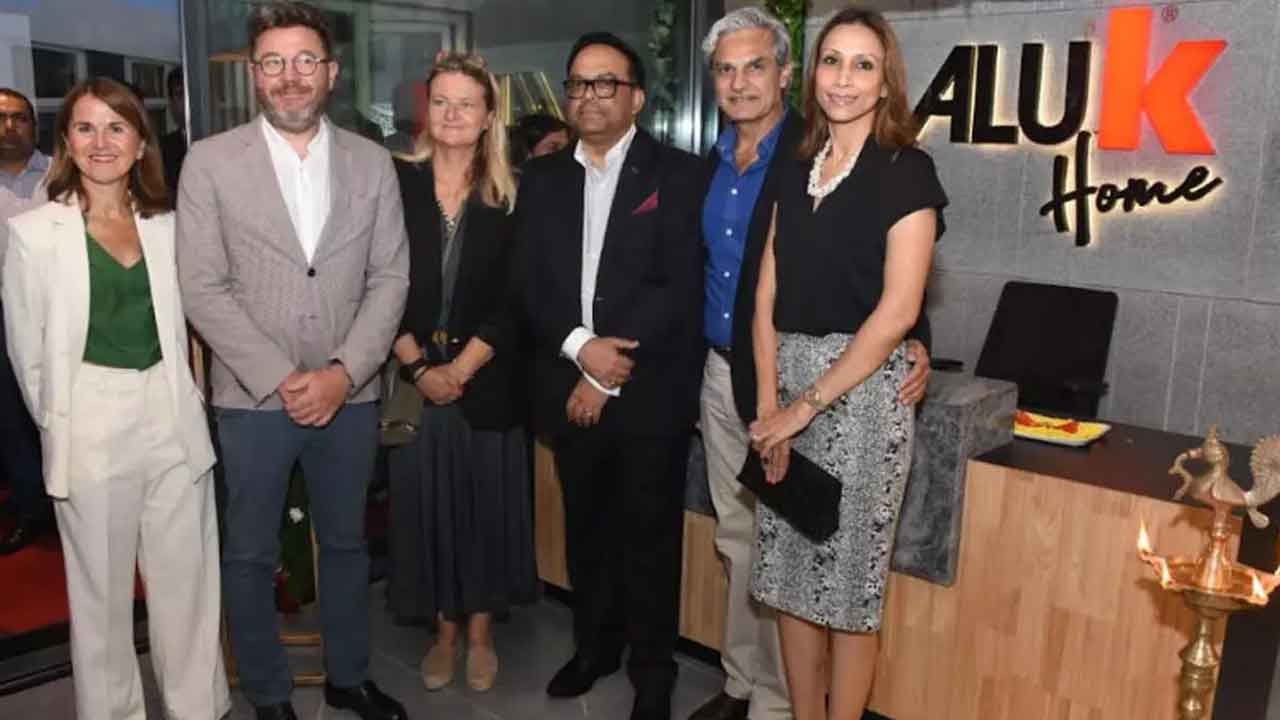 హైదరాబాద్‌లో అలుక్‌ ఎక్స్‌పీరియన్స్‌ సెంటర్‌