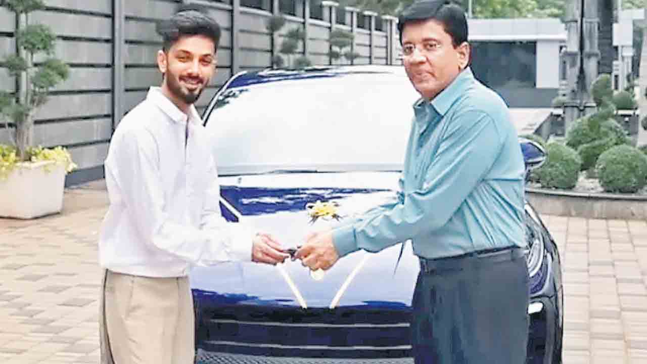 కోటి నజరానా