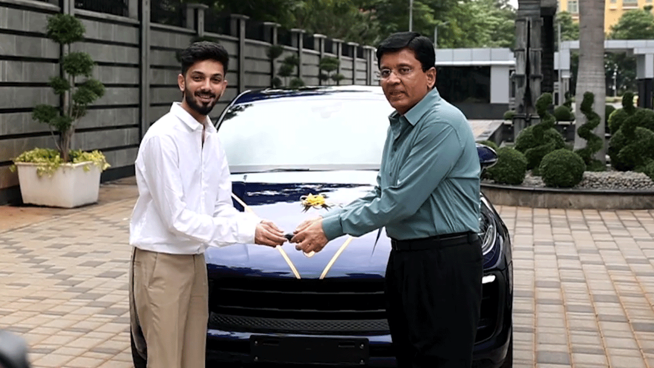 Anirudh Ravichander | అనిరుధ్‌కు కాస్ట్‌లీ కారు గిఫ్ట్‌గా ఇచ్చిన కళానిధి మారన్‌..!