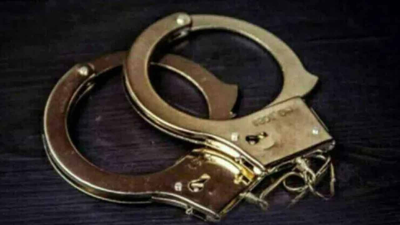 ISIS | పాకిస్తాన్‌లో ఇద్ద‌రు ఐసీస్ ఉగ్ర‌వాదులు అరెస్ట్.. భారీగా ఆయుధాలు స్వాధీనం