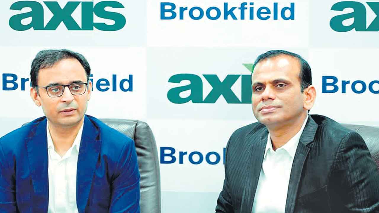 యాక్సిస్‌ ఎనర్జీతో బ్రూక్‌ఫీల్డ్‌ భాగస్వామ్యం