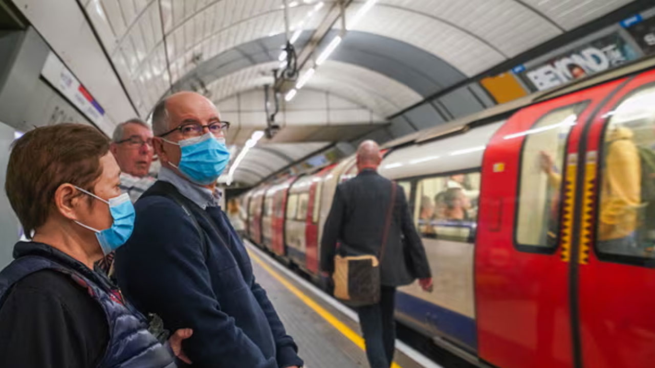 Covid Vaccine: BA.2.86 వేరియంట్ క‌ల‌వ‌రం.. టాప్‌-అప్ వ్యాక్సిన్ షురూ