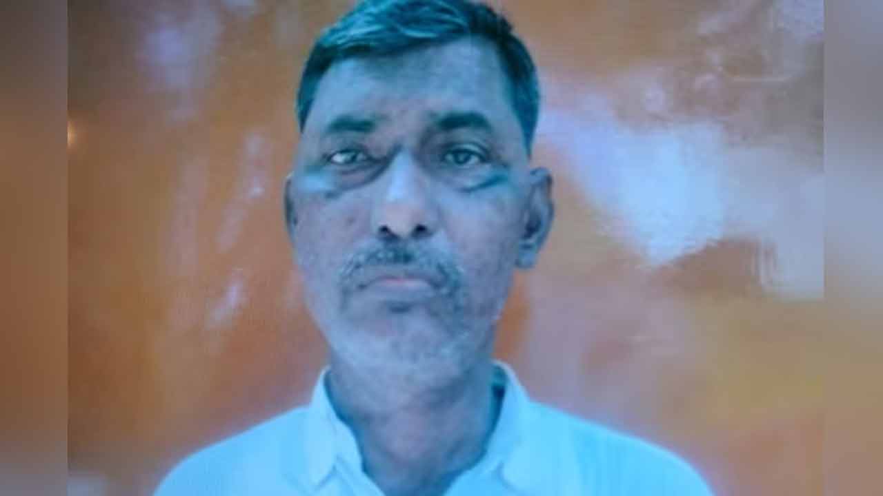 BJP Leader | న‌కిలీ చెక్‌తో బీజేపీ నేత భూక‌బ్జాలు.. రైలుకు ఎదురెళ్లి రైతు ఆత్మ‌హ‌త్య‌