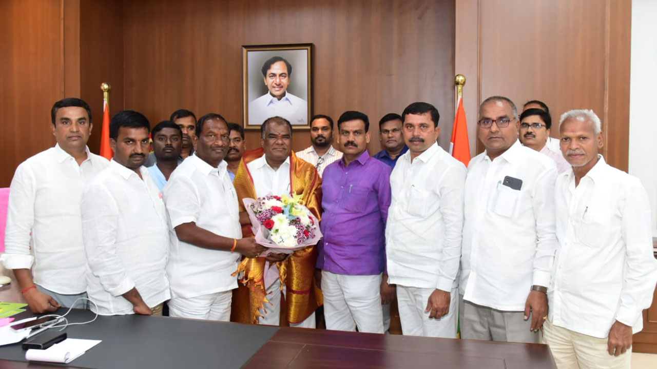 Minister Koppula | మంత్రి కొప్పులను కలిసిన ఎస్సీ, ఎస్టీ కమిషన్ చైర్మన్‌ వెంకటయ్య