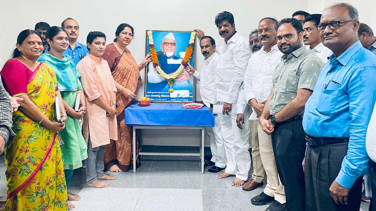 Minister Sathyavathi | అట్టడుగు వర్గాల అభ్యున్నతి కోసం పోరాడిన యోధుడు కొండా లక్ష్మణ్‌ బాపూజీ : మంత్రి సత్యవతి