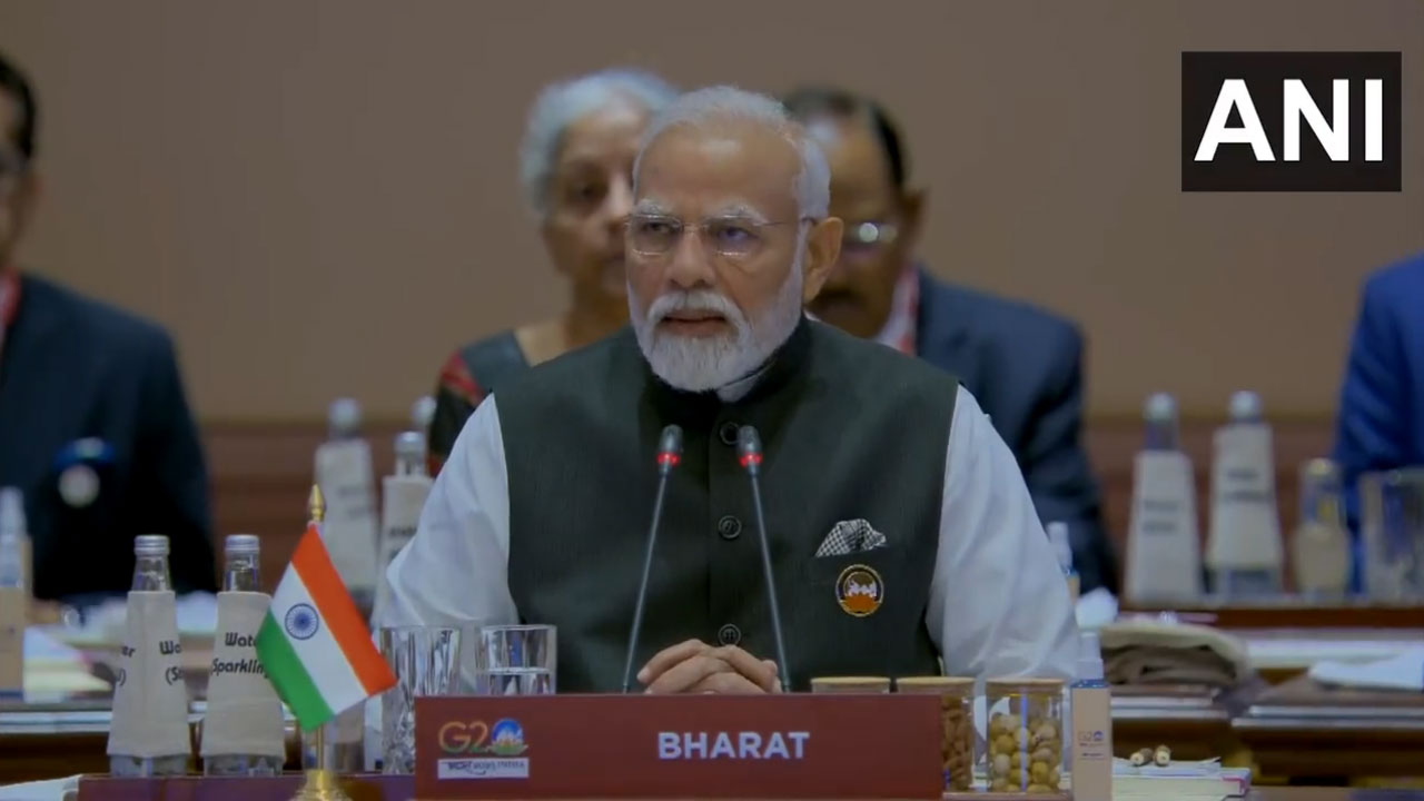 G20 Meeting: నేమ్ప్లేట్పై భారత్.. కోణార్క్ వీల్ గురించి బైడెన్కు వివరించిన మోదీ
