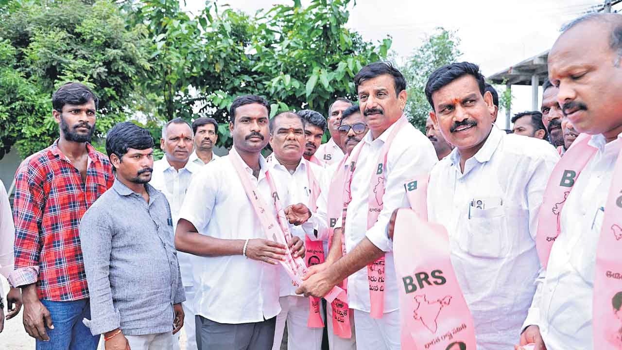 దుబ్బాకలో బీజేపీకి భారీ షాక్‌