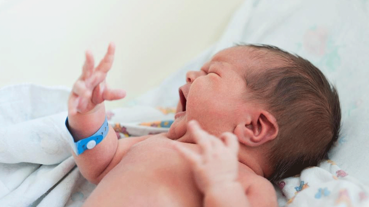 పుట్టిన రెండో రోజే ఫిట్స్‌?