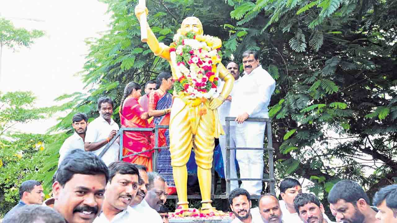 ఐలమ్మ పోరాటం చిరస్మరణీయం