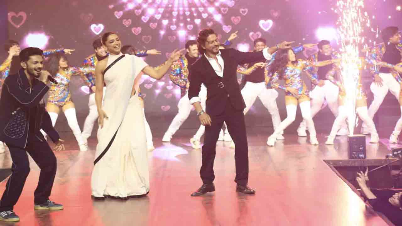 Jawan Movie | ‘జవాన్’ స‌క్సెస్ ఈవెంట్‌లో డ్యాన్స్ చేసిన షారూఖ్ ఖాన్‍, దీపిక‌.. ట్రెండింగ్‌లో వీడియో