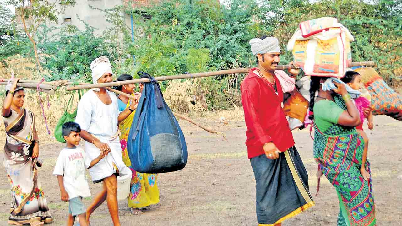 వారిది మోసం.. వీరిది ప్రోత్సాహం