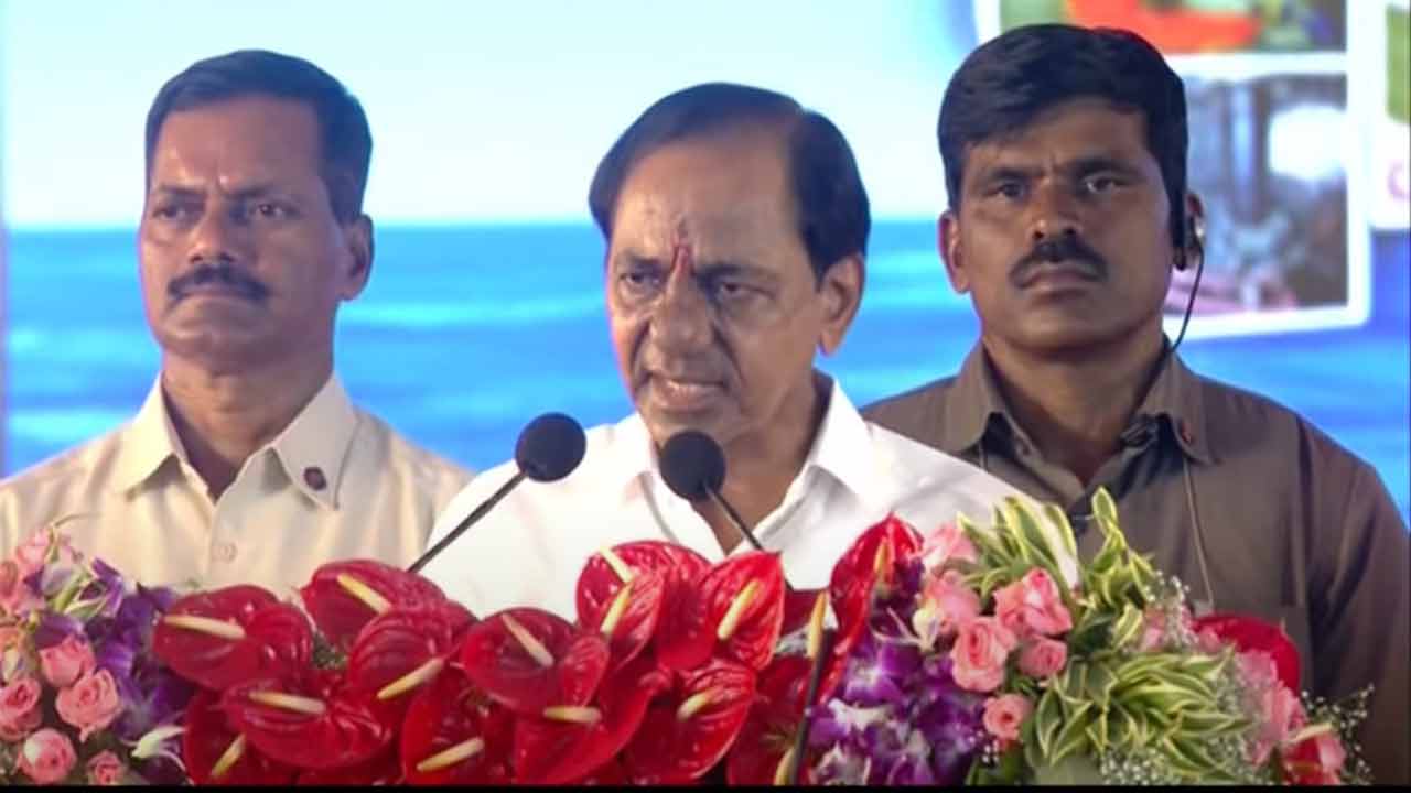 CM KCR | పిచ్చోళ్ల మాటలు పట్టుకుంటే వైకుంఠం ఆటలో పెద్దపాము మింగినట్లయితది..!  : సీఎం కేసీఆర్