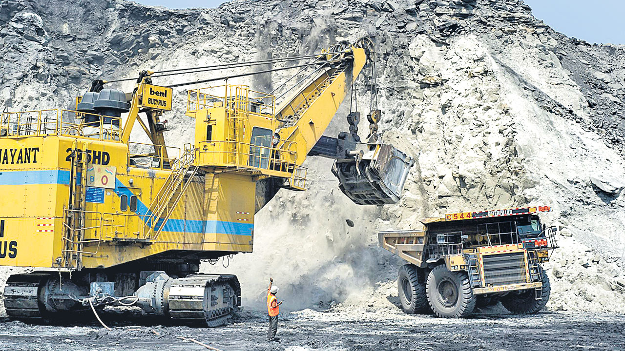 కోల్‌ ఇండియా పెట్టుబడులు రూ.24,750 కోట్లు