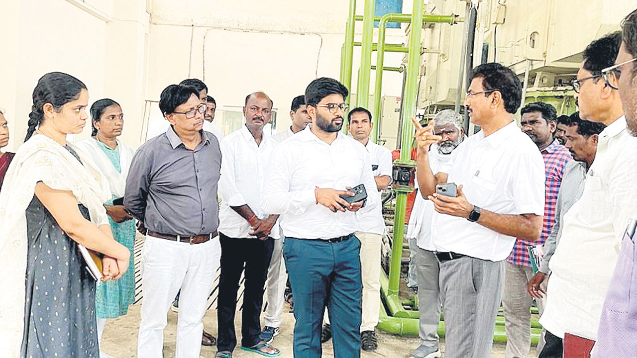 కేటీఆర్‌ పర్యటనకు ఏర్పాట్లు పూర్తి చేయాలి