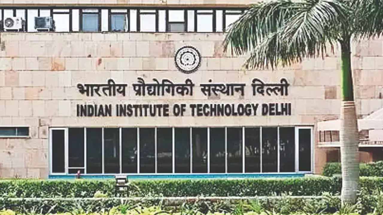 Delhi IIT | ఢిల్లీ ఐఐటీలో ఇంజినీరింగ్ విద్యార్థి ఆత్మ‌హ‌త్య‌