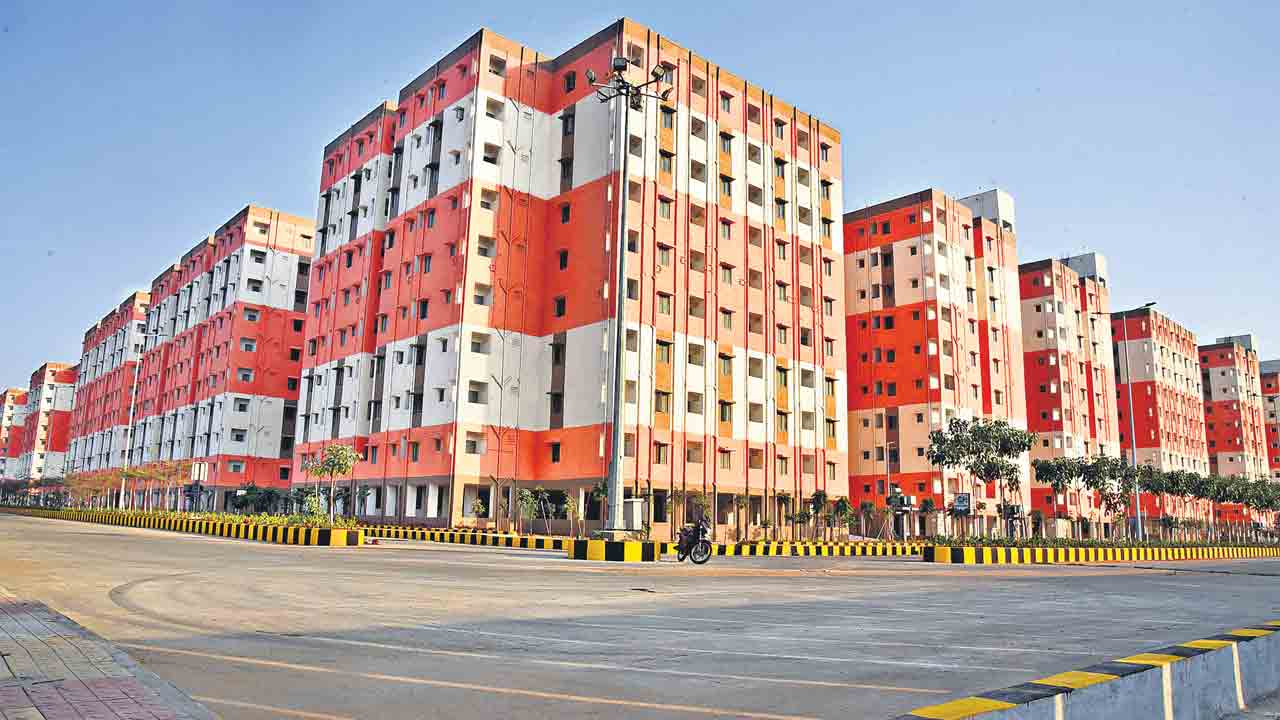 Double bedroom house |  గ్రేటర్‌లో రేపే ‘డబుల్‌’ పండుగ.. ఒకేరోజు 11,700 మంది లబ్ధిదారులకు ఇండ్ల పంపిణీ