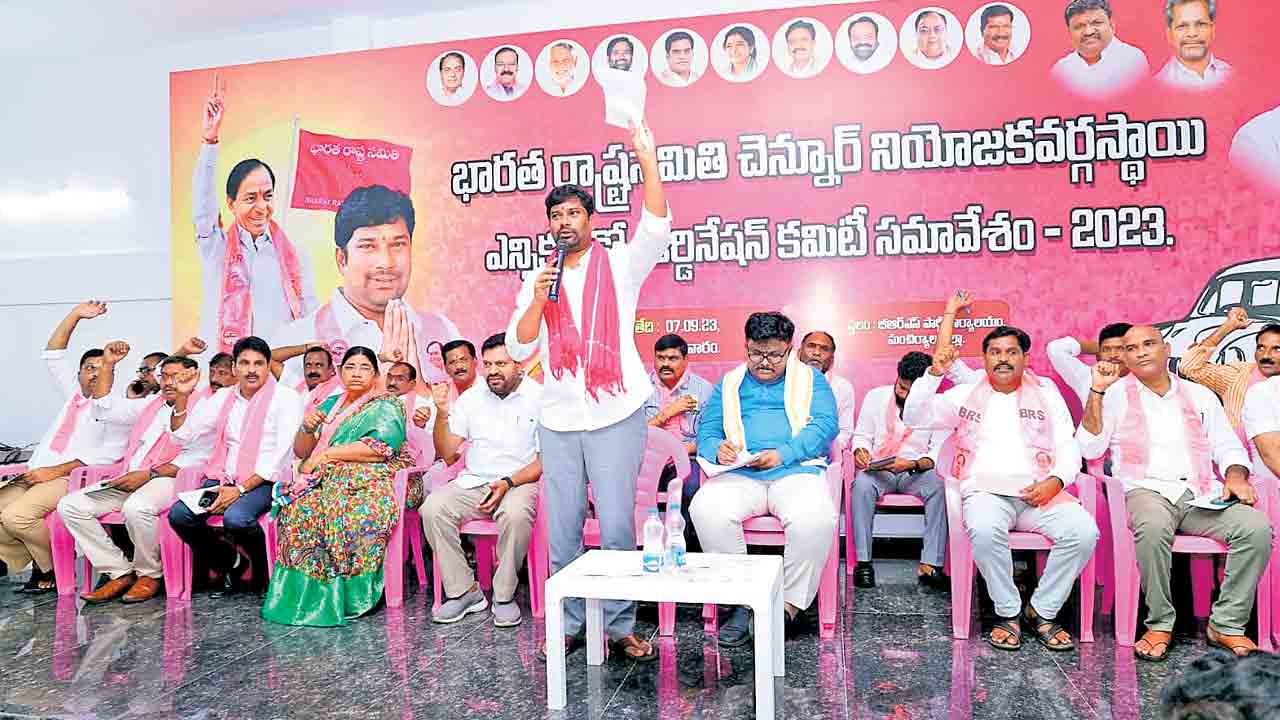 వంద సీట్లతో బీఆర్‌ఎస్‌ను ఆశీర్వదిస్తారు