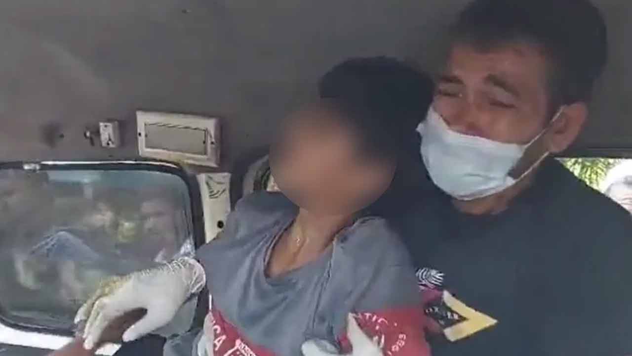 Dog Bite | కుక్క క‌రిచినా ఇంట్లో చెప్ప‌ని బాలుడు.. నెల రోజుల త‌ర్వాత రేబిస్‌తో మృతి