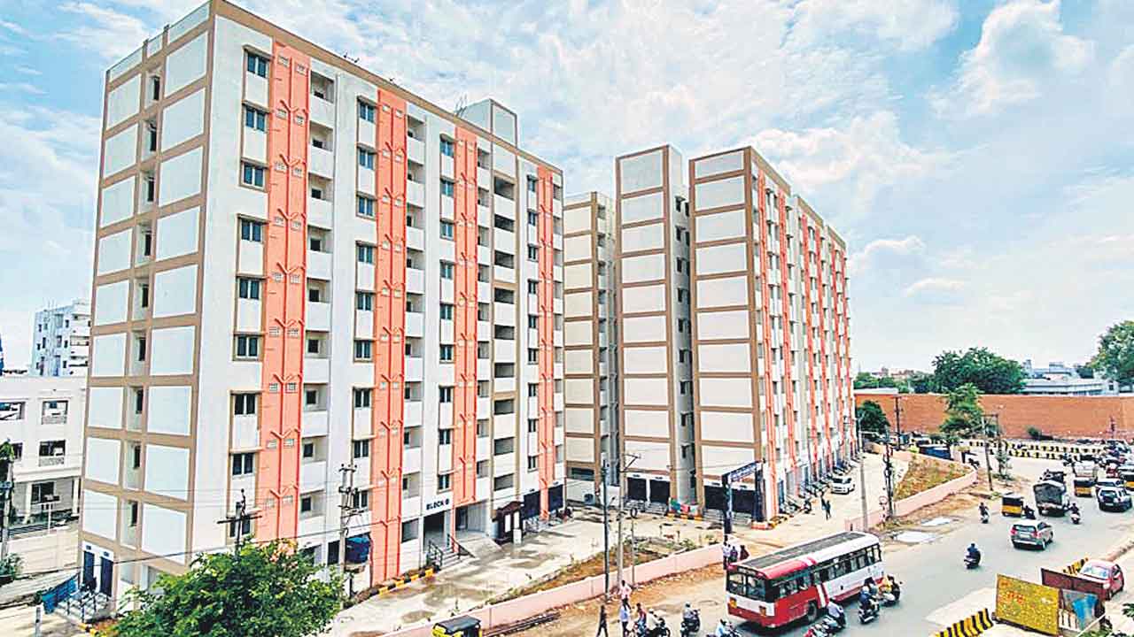 Double Bedroom Houses | 21 రెండో విడత డబుల్ బెడ్‌రూమ్‌ ఇండ్ల పంపిణీ.. 13,200 మంది లబ్ధిదారులు