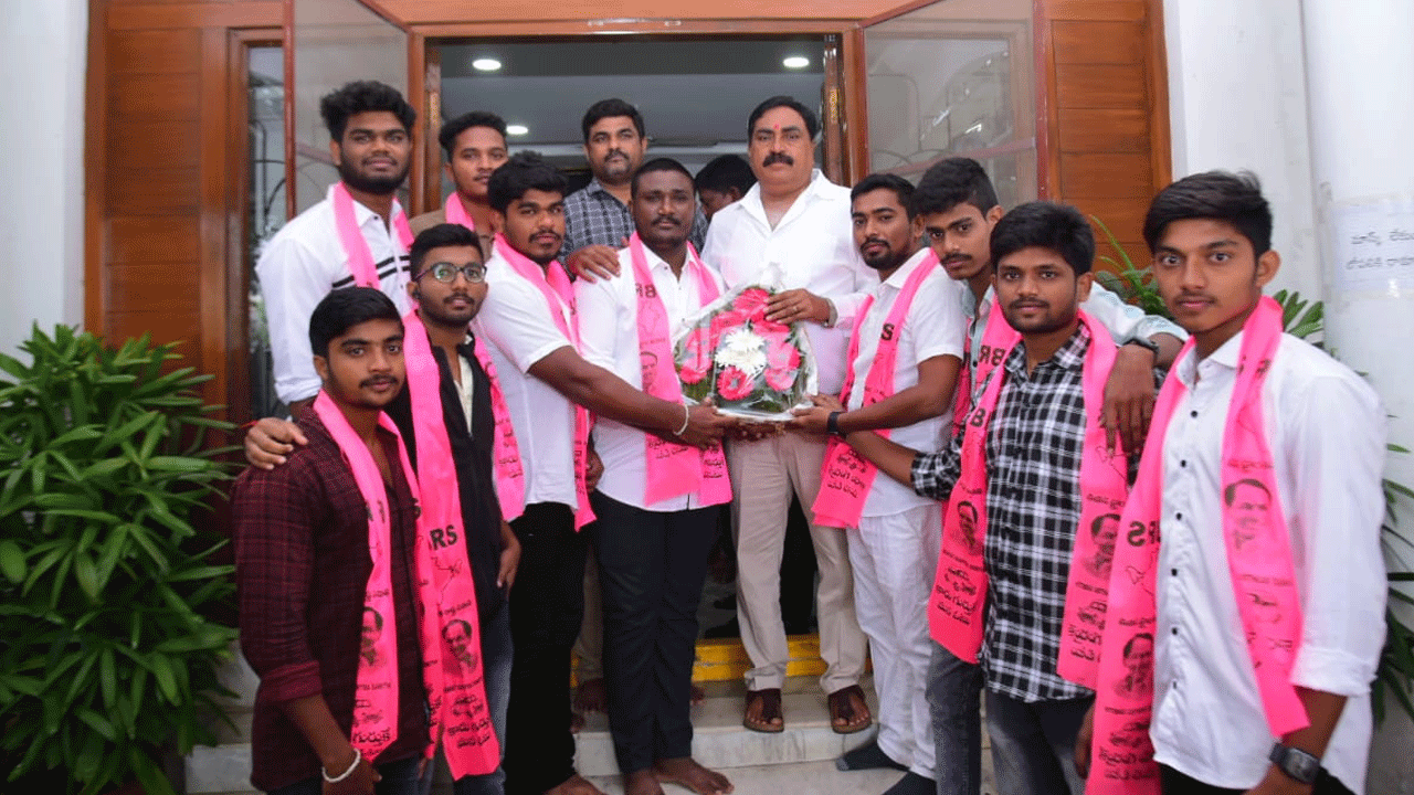 Minister Errabelli | మంత్రి ఎర్రబెల్లి  సమక్షంలో కాంగ్రెస్ నుంచి బీఆర్‌ఎస్‌లో చేరికలు