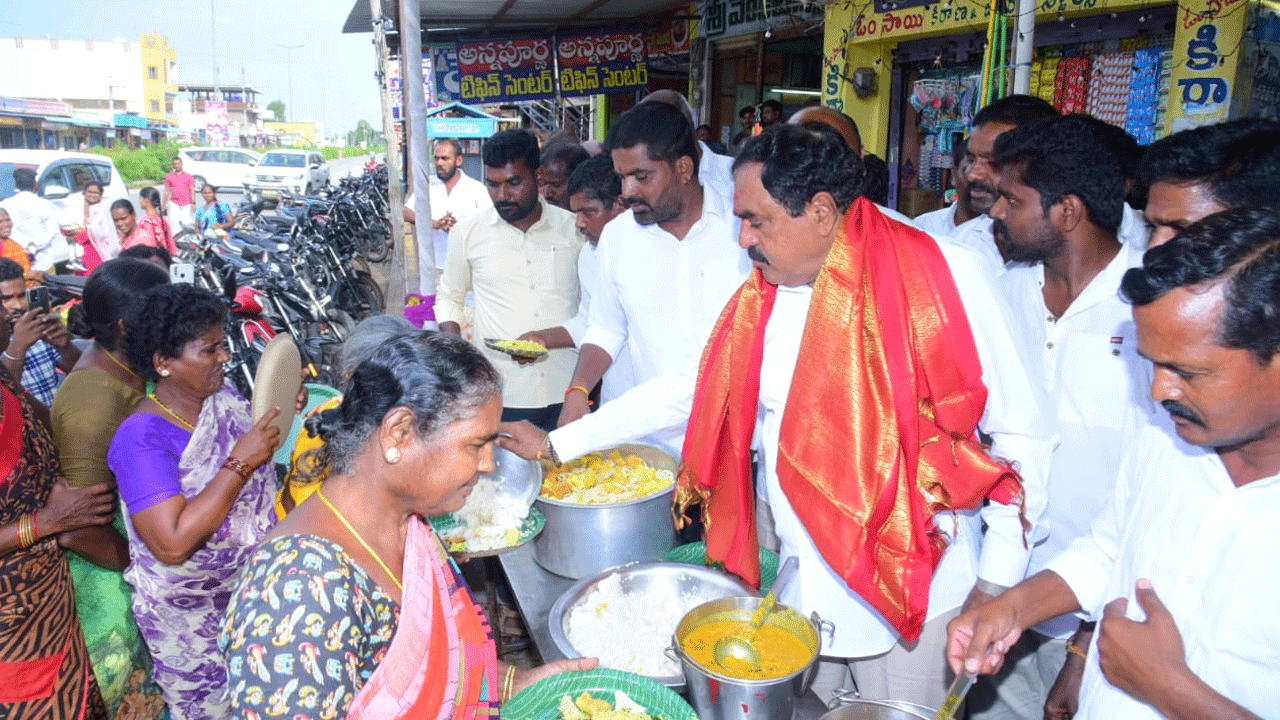 Minister Errabelli | వినాయక మండపాల వద్ద మహా అన్నదాన కార్యక్రమాలను ప్రారంభించిన మంత్రి ఎర్రబెల్లి