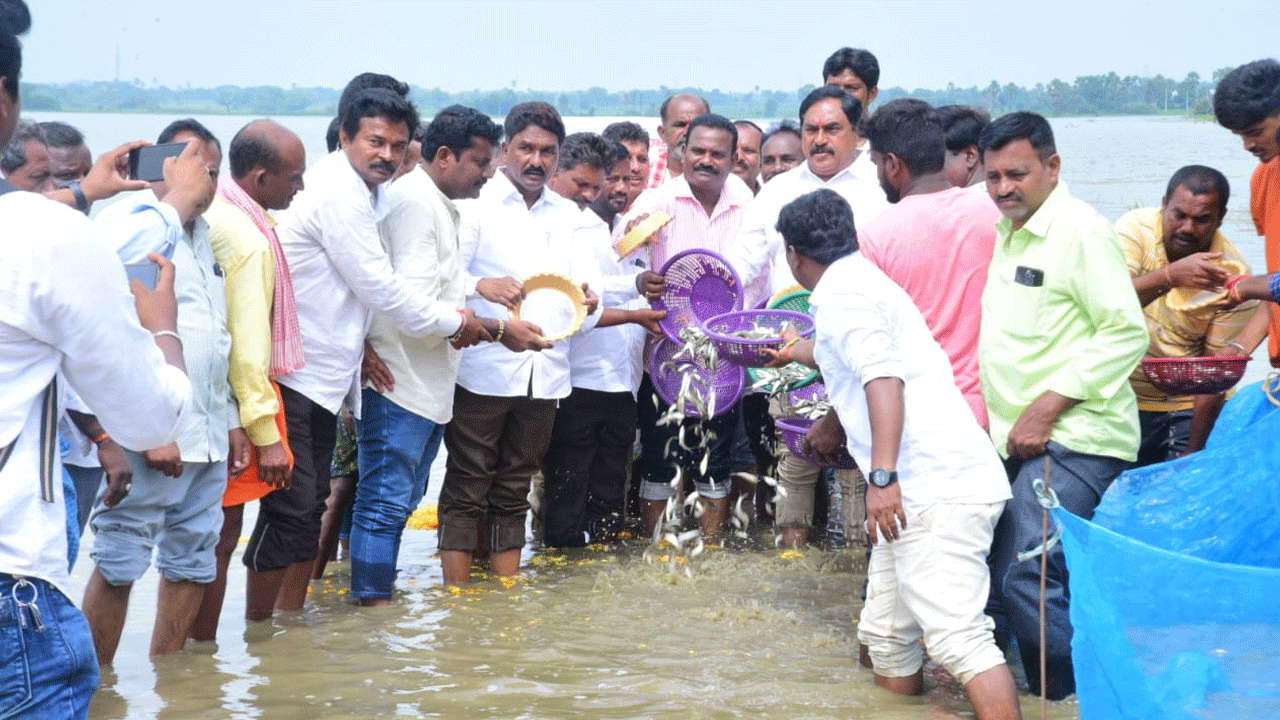 Minister Errabelli | ముదిరాజ్‌ల కుటుంబాల్లో వెలుగులు నింపిన సీఎం కేసీఆర్‌ : మంత్రి ఎర్రబెల్లి