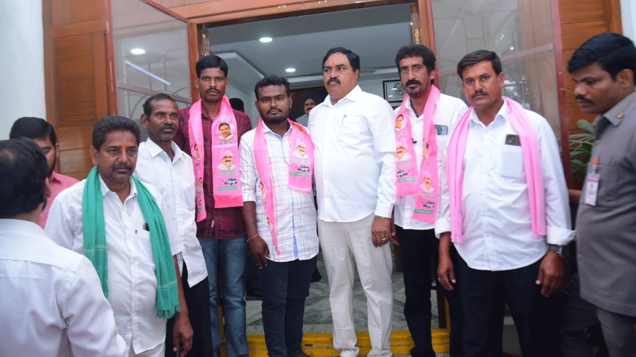 Minister Errabelli | మంత్రి ఎర్రబెల్లి సమక్షంలో కాంగ్రెస్‌ నుంచి బీఆర్‌ఎస్‌లో చేరికలు