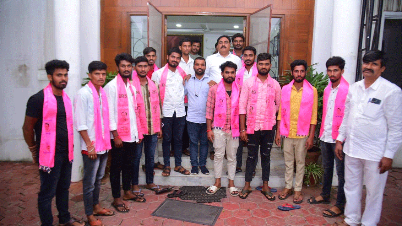 Minister Errabelli | మంత్రి ఎర్రబెల్లి సమక్షంలో బీఆర్‌ఎస్‌లో చేరిన కాంగ్రెస్‌ నాయకులు