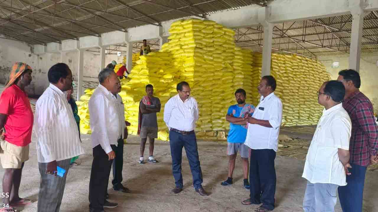 సరిపడా యూరియా..