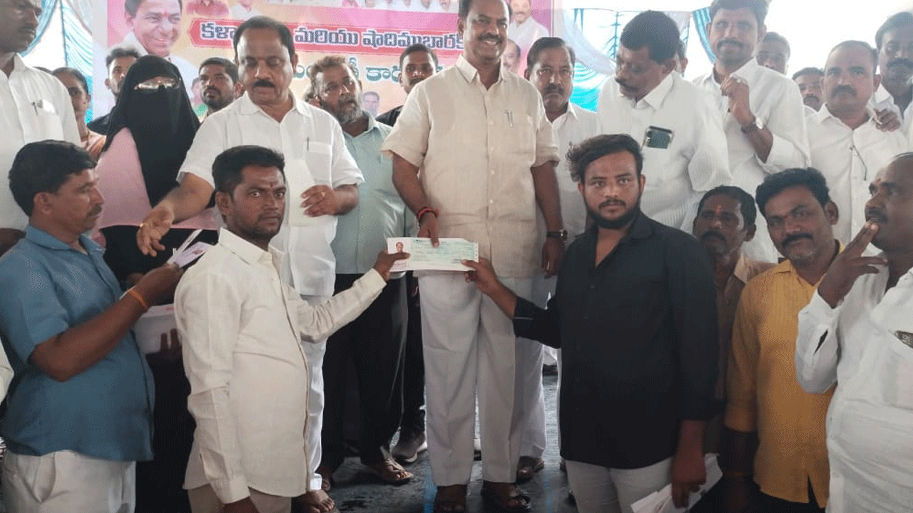 MLA Krishnamohan Reddy | పేదింటి ఆడపడుచులకు అండగా సీఎం కేసీఆర్ : ఎమ్మెల్యే కృష్ణమోహన్ రెడ్డి