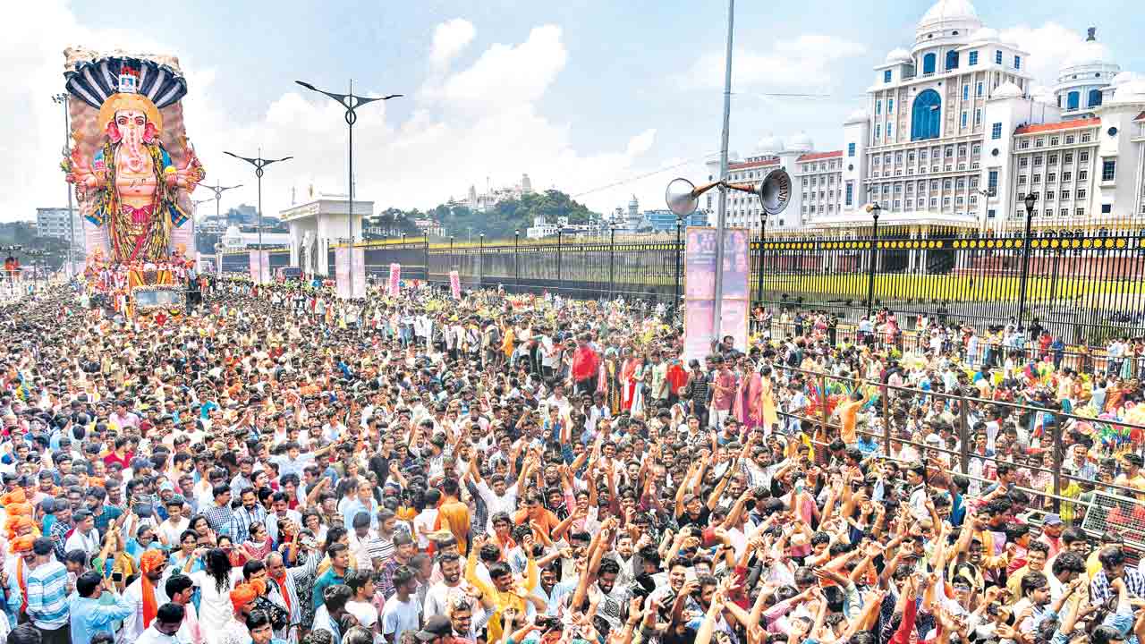 బై బై గణేశా..