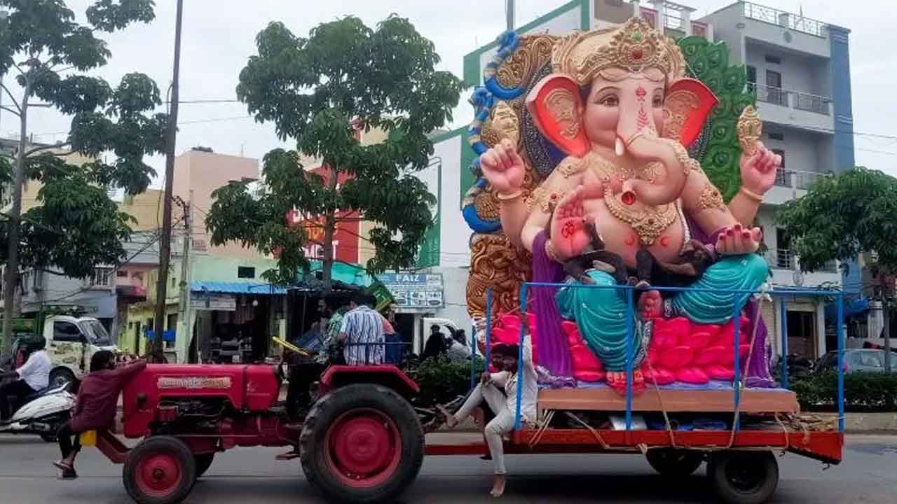 Ganesh Chaturthi | ఆ విగ్రహాలను చెరువుల్లో నిమజ్జనం చేయొద్దు.. వినాయక చవితి ముందు హైకోర్టు కీలక ఆదేశాలు