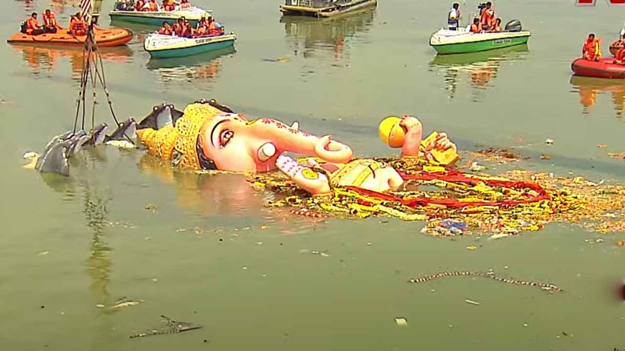 Khairatabad Ganesh | గంగ‌మ్మ ఒడికి చేరిన ఖైర‌తాబాద్ గ‌ణ‌నాథుడు