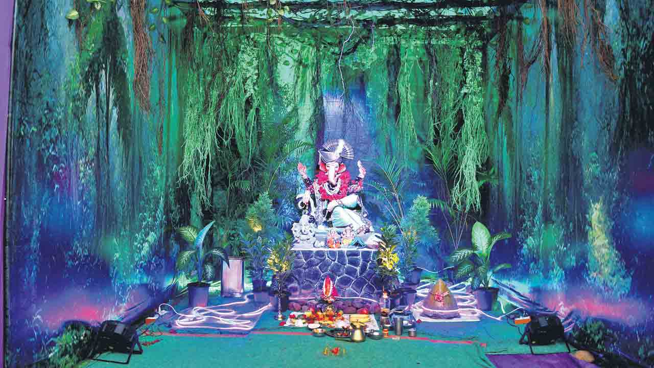 ‘హరిత’ మయం.. వినాయకుడి మండపం