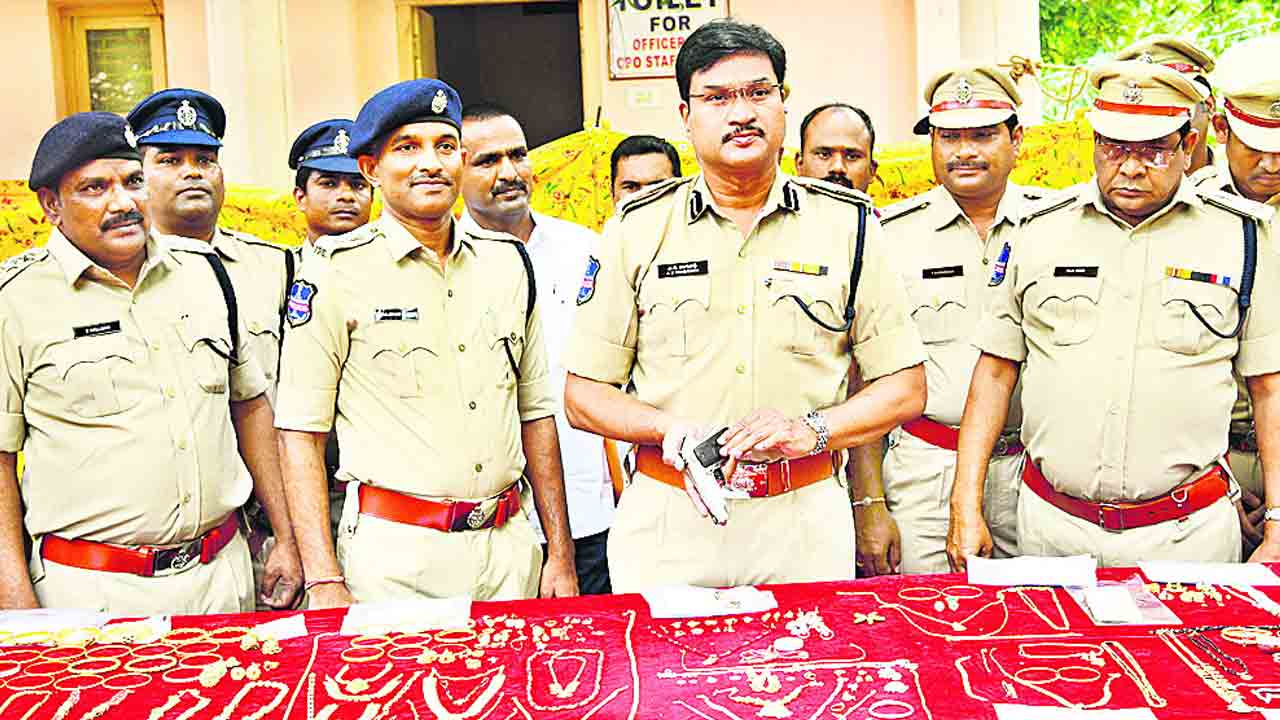 ఘజియాబాద్‌ దొంగల ముఠా అరెస్టు