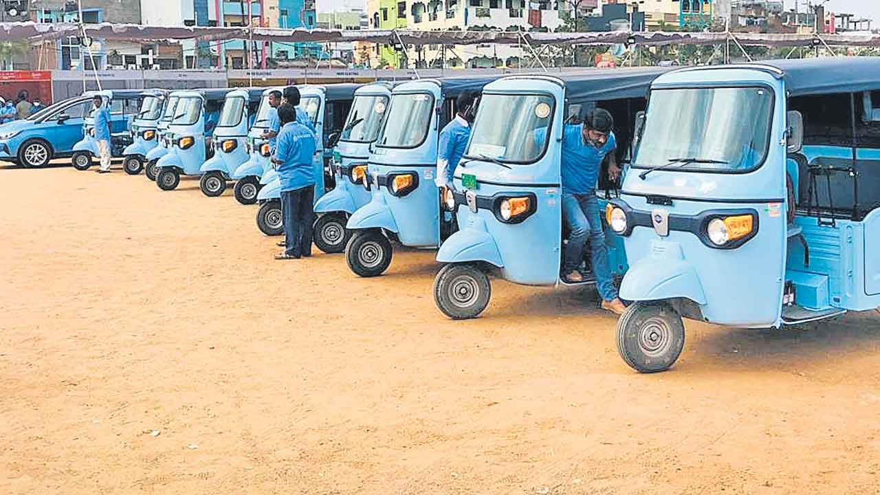 విద్యుత్‌ వాహనాల వినియోగానికి ప్రభుత్వ ప్రోత్సాహం
