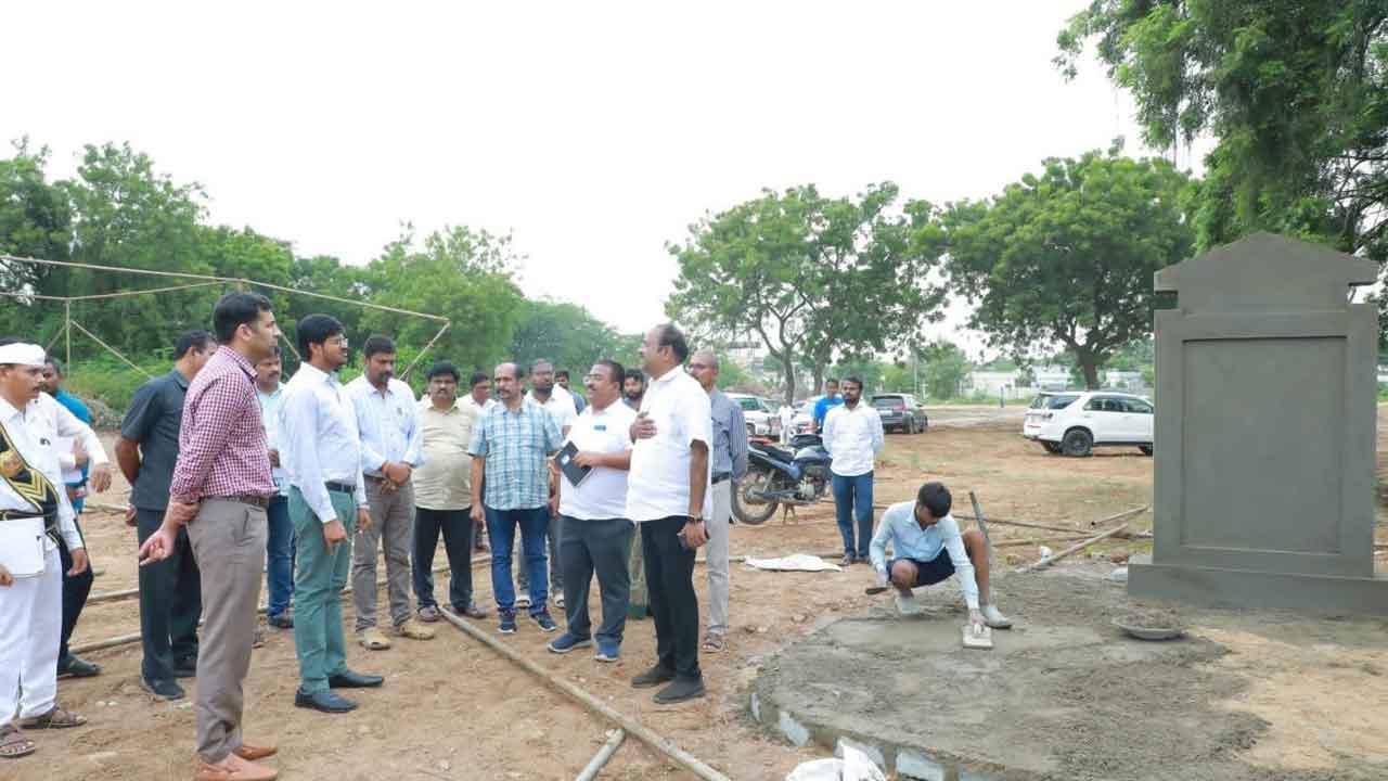 అధికారులు సిద్ధంగా ఉండాలి కలెక్టర్‌ వీపీ గౌతమ్‌