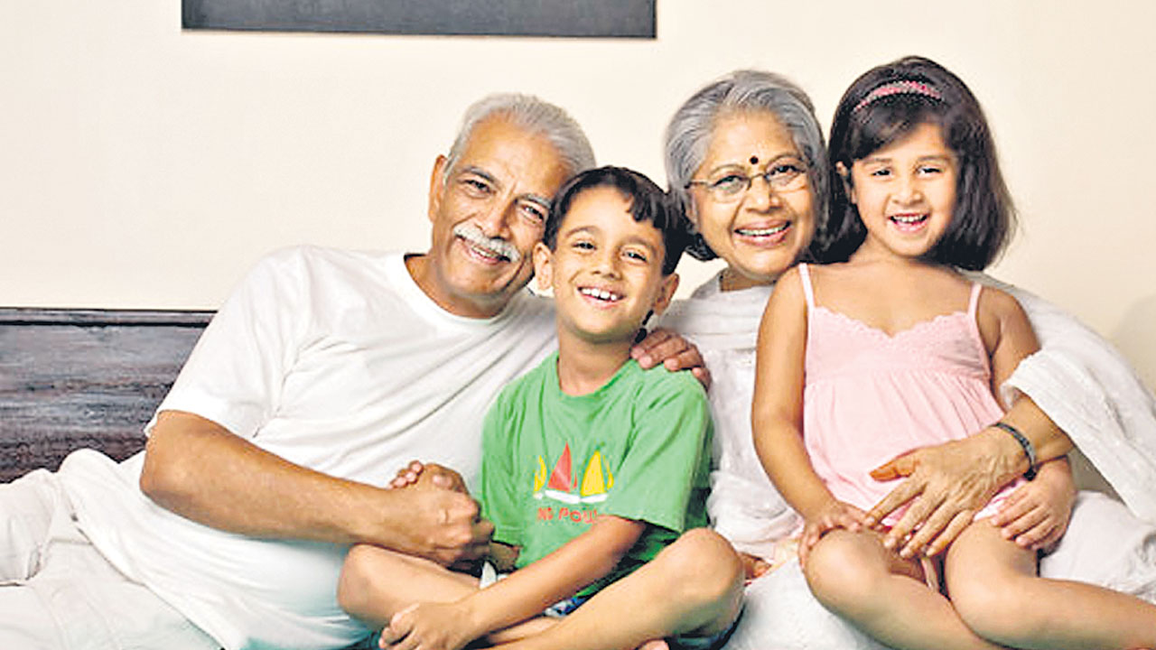 మలి సంధ్యలోనూ మమతలు పంచుతూ..