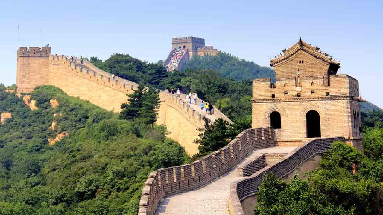 Great Wall of China | అమ్మ బాబోయ్! షార్ట్‌కట్‌లో వెళ్లొచ్చని గ్రేట్‌వాల్‌ ఆఫ్ చైనానే తవ్వేశారు!