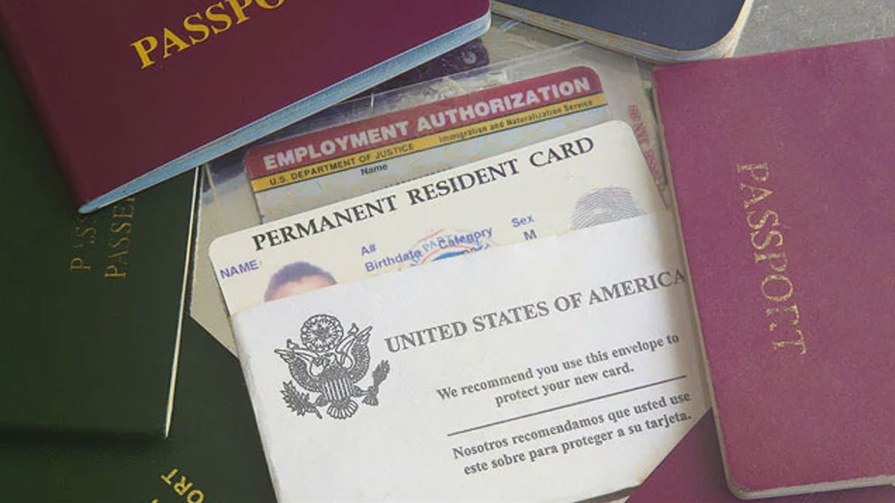 US Green Card: అమెరికా గ్రీన్‌కార్డు అందుకోకుండానే.. ప్రాణాలు కోల్పోనున్న 4 ల‌క్ష‌ల మంది భార‌తీయులు!