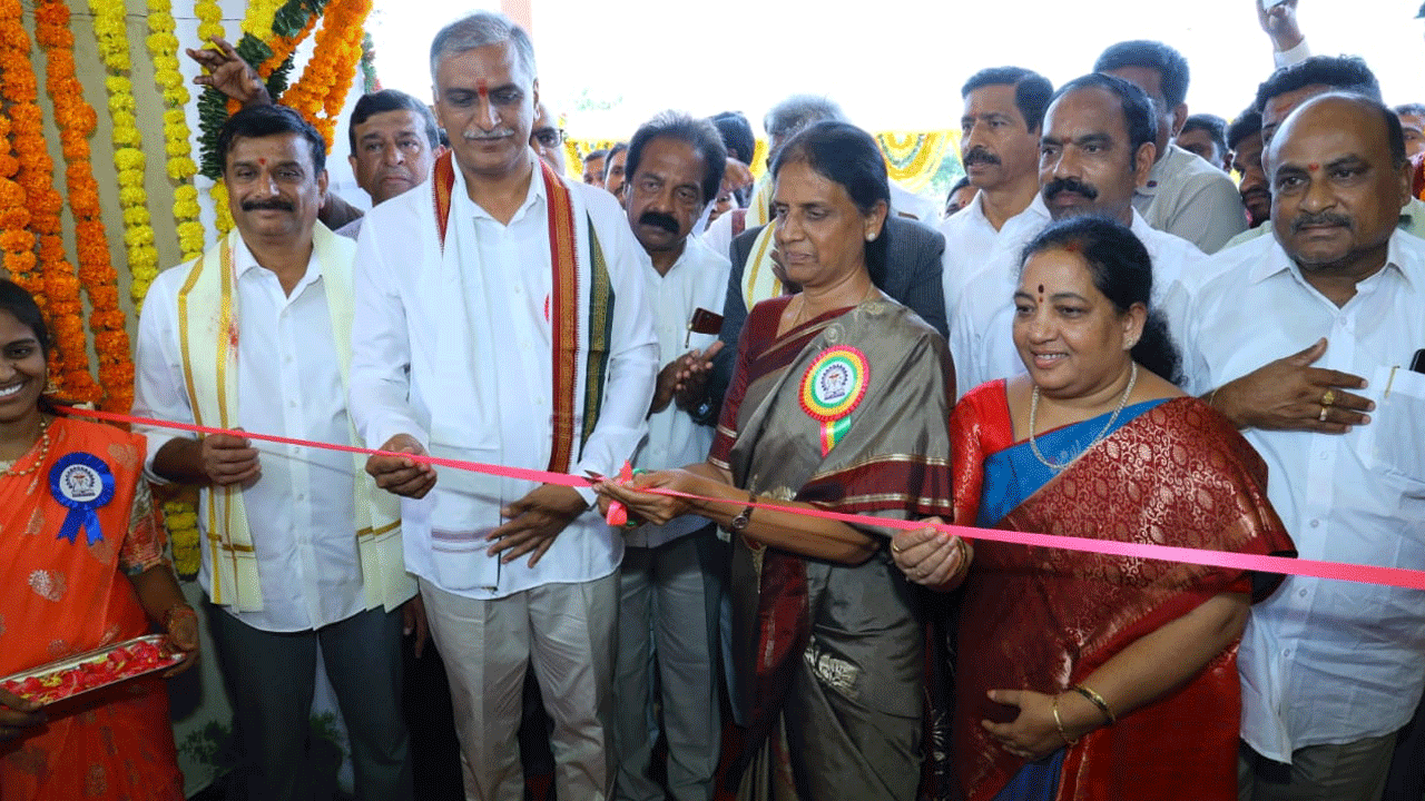 Minister Harish Rao | బీఆర్ఎస్ అభివృద్ధిలో పోటీ పడుతుంటే.. ప్రతిపక్షాలు తిట్టడంలో పోటీ పడుతున్నాయి : మంత్రి హరీశ్ రావు