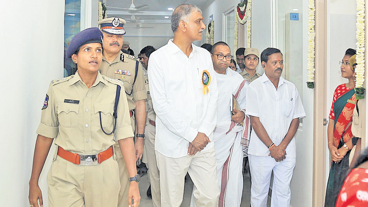 మహిళల రక్షణకు మరిన్నిసేవలు