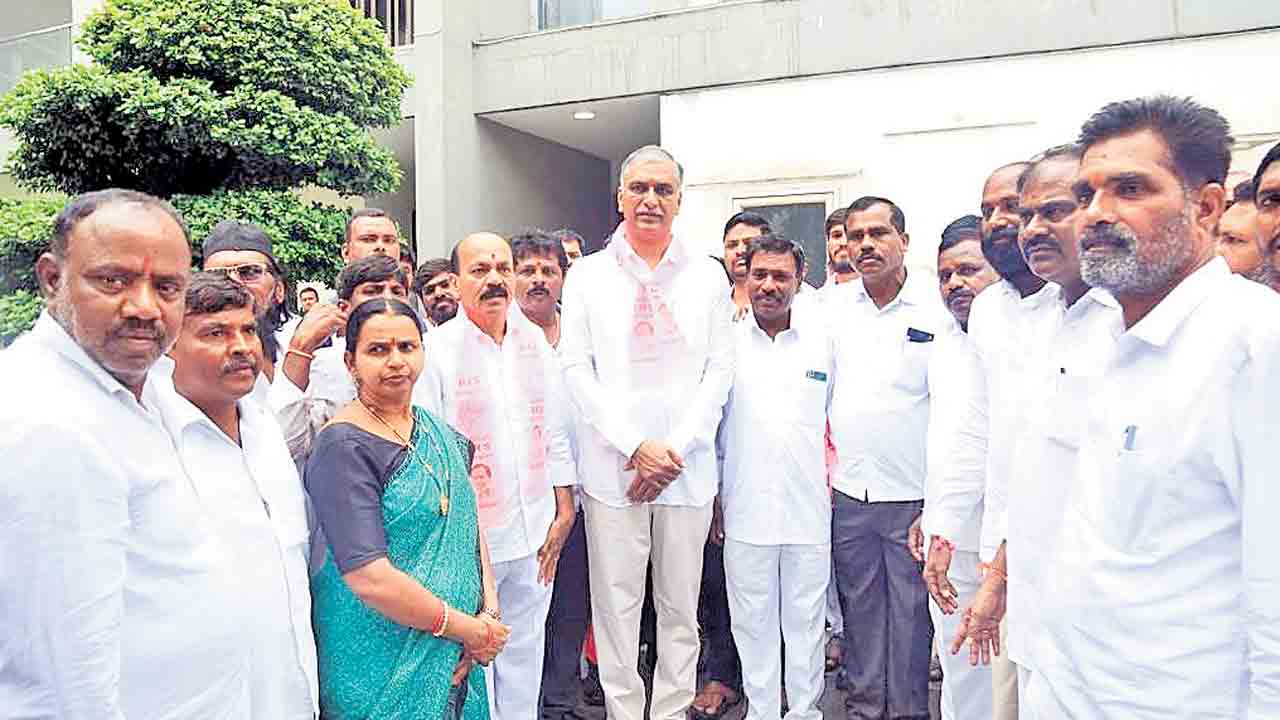 బీఆర్‌ఎస్‌లో చేరికల జోష్‌