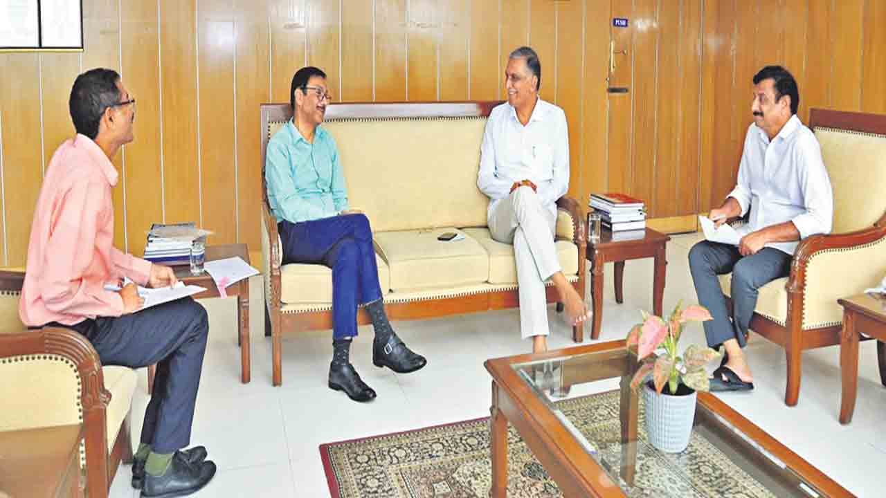 రైళ్లు ప్రారంభించాలి