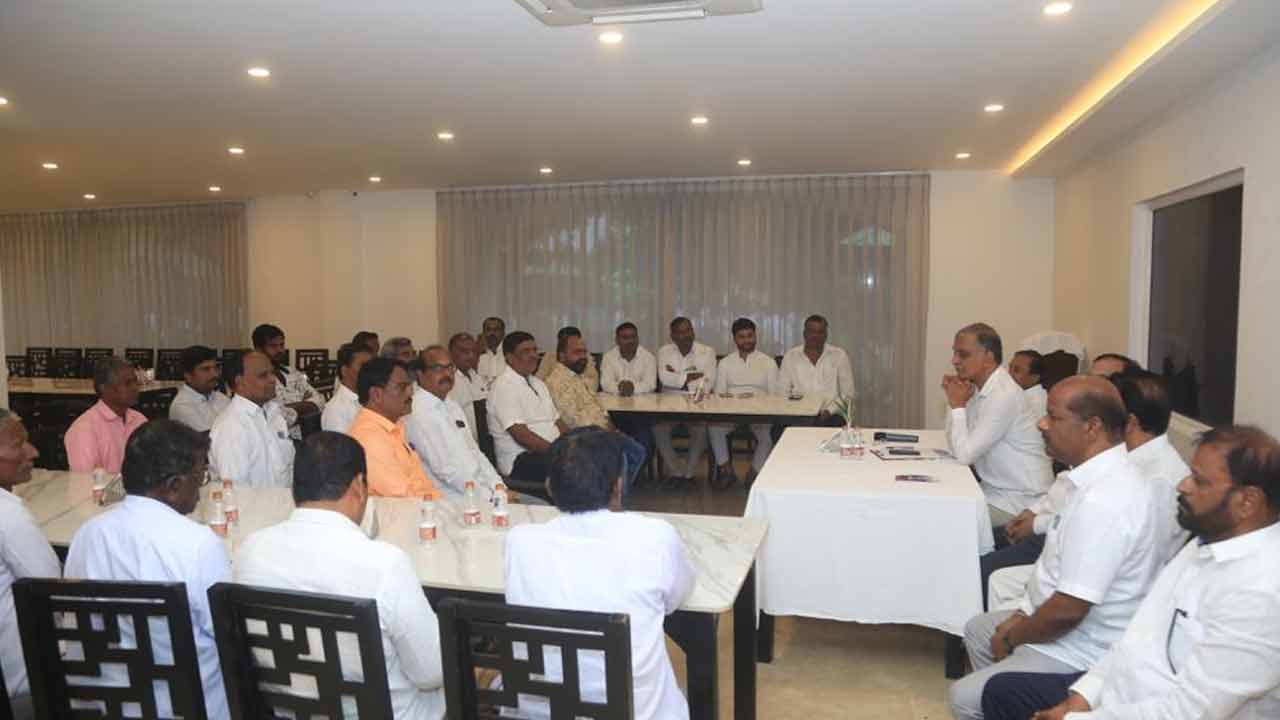 Harish Rao | మనస్పర్థలు పక్కన పెట్టి పని చేస్తే గెలుపు మనదే.. : మంత్రి హ‌రీశ్‌రావు