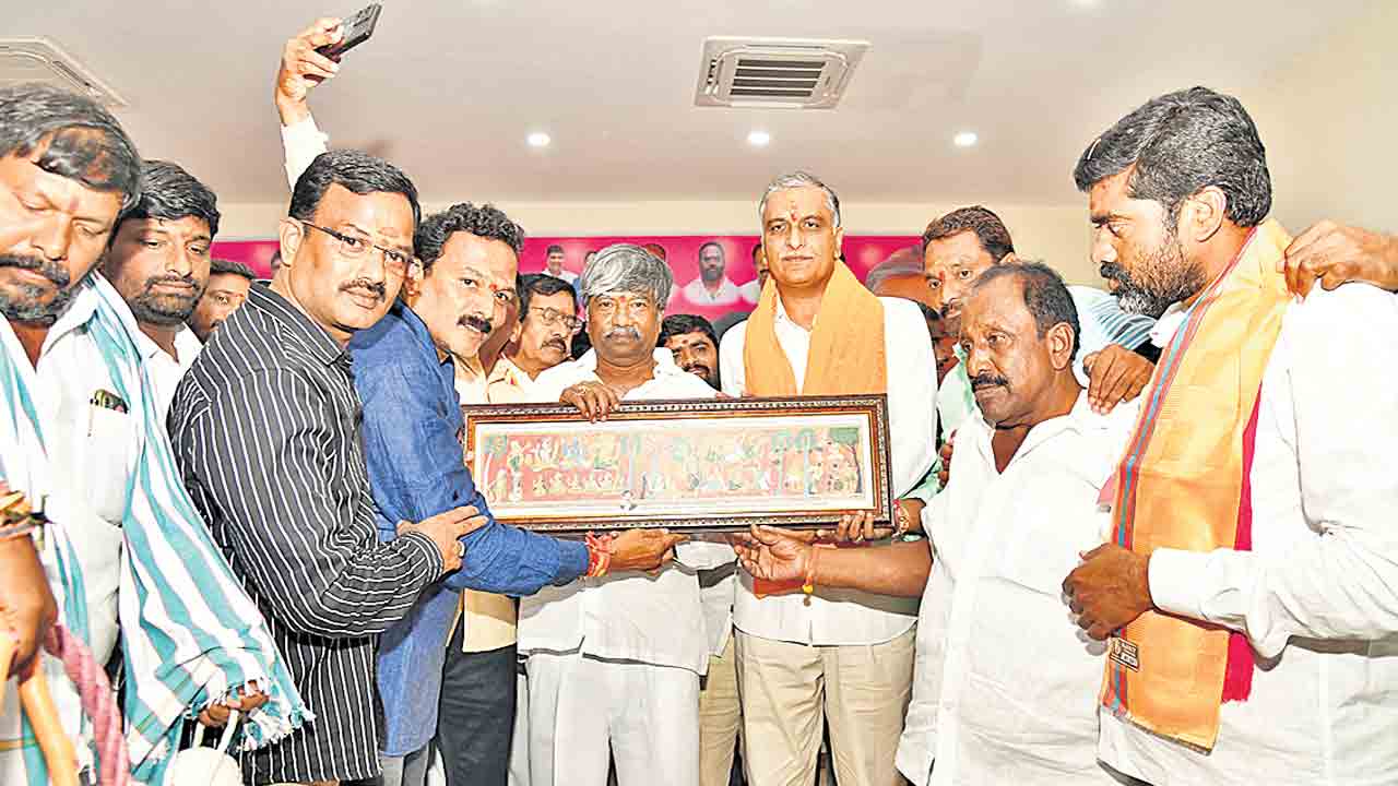 జిల్లాకేంద్రాల్లో నీరాకేఫ్‌లు