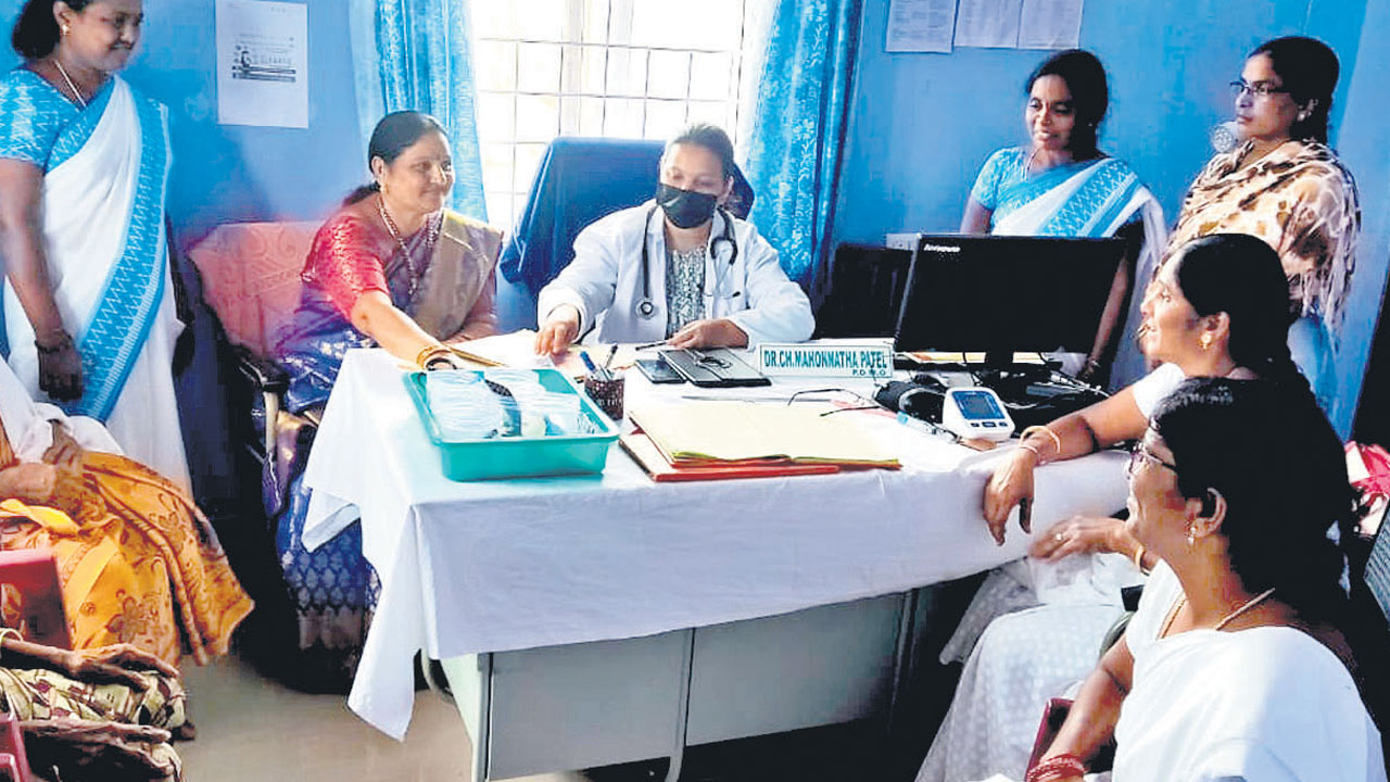 Palle Dawakhana |  ఉమ్మడి కరీంనగర్‌ జిల్లాలో 3 పల్లె దవాఖానలకు ఎన్‌క్వాస్‌ సర్టిఫికెట్‌